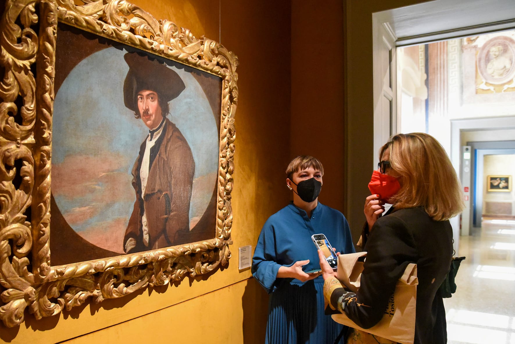 Restauration of "Bravo" and "Sewing girl"